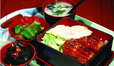 雅山日式快餐加盟