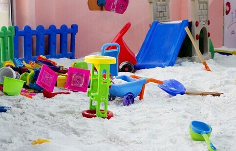 噜啦啦卡通乐园加盟