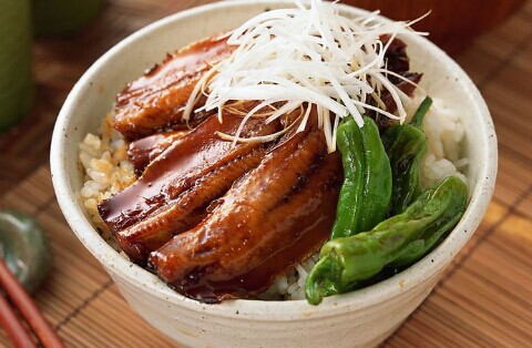 雅山日式快餐加盟保障