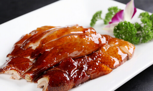 梁平张鸭子代理费是多少？