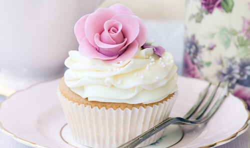 星奇异蛋糕加盟费多少钱？投资几十万，收获翻番！