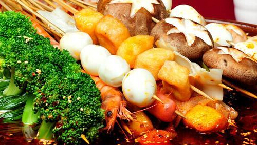 辣功夫麻辣烫加盟多少钱？10多万元换成功！