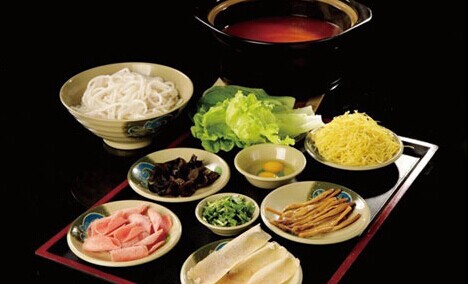 加盟仲氏过桥米线要多少钱？