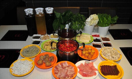 加盟阿铭小火锅要多少钱？