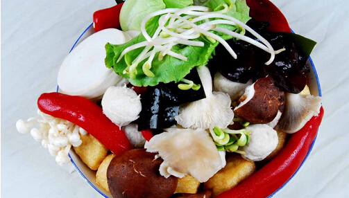 陈老伍麻辣烫加盟多少钱？不到12万元就能创业！