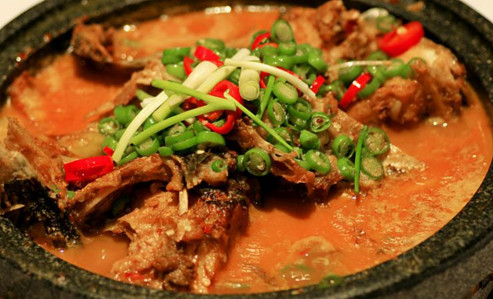 渔珺传奇石锅鱼加盟费是多少？