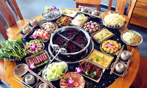 喳喳老火锅加盟费多少？30万元打开致富大门！