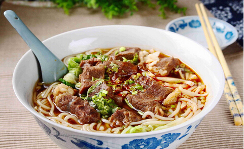 黄嘉家米线加盟费多少？2.3万元不足于让你心动？