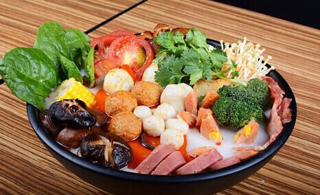 加盟吕阿婆麻辣烫多少钱？真正的赚钱项目不要错过！