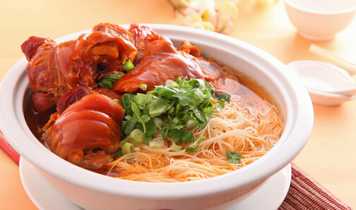 百年面道锅盖面加盟多少钱？10万元即可创业！