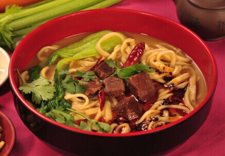 鼎牛牛肉面馆加盟最少要多少钱？