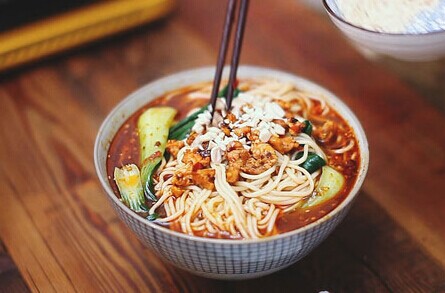 麻辣无情重庆小面加盟最少要多少钱？