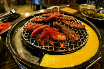 姜虎东烤肉加盟费是多少?33.3万元即可加盟!