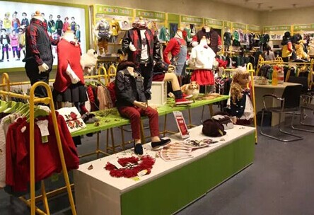 流浪熊童装加盟要多少钱？