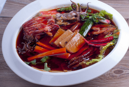 抢手王麻辣烫加盟至少需要多少钱？