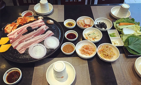 金草帽韩式料理加盟需要多少钱？总投入100万元起！