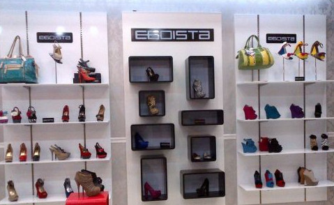 鞋柜加盟费是多少?仅需20.4万元即可!