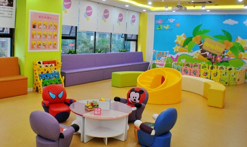 皮个布早教加盟费是多少？