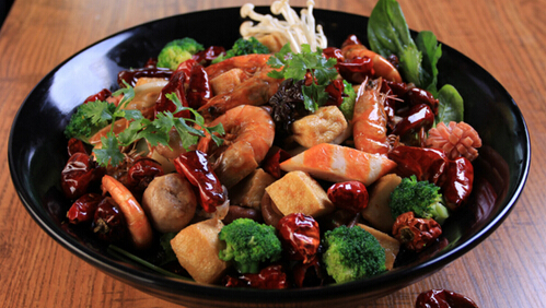 酷辣奇锅麻辣香锅加盟最少多少钱?