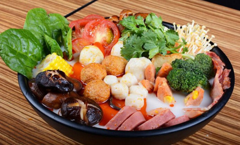 一恒碗碗香麻辣烫加盟需要多少钱？6.12万元就能让你做老板！