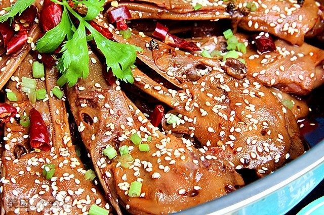 开个一品渝香干锅鸭头加盟店要多少钱？