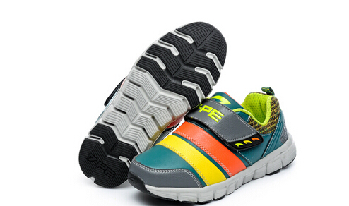 七波辉童鞋加盟费