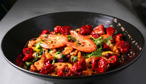 京川婆婆骨汤麻辣烫加盟店要多少钱？