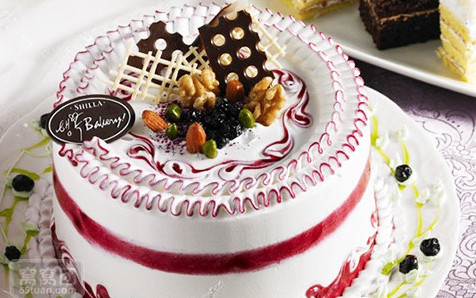 爱上蛋糕加盟店需要多少钱？9.17万元就能成功加盟！