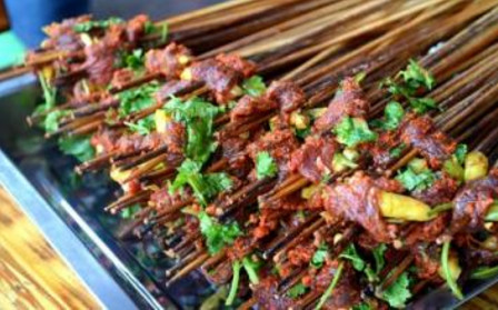 八婆串串香加盟店要多少钱?不到9万元即可加盟! 八婆串串香加盟店要多少钱?不到9万元即可加盟!