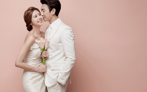 蒙娜丽莎婚纱摄影加盟费