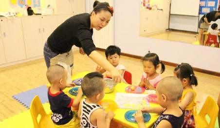 快乐天使早教加盟费是多少?不到60万元成功加盟! 快乐天使早教加盟费是多少?不到60万元成功加盟!