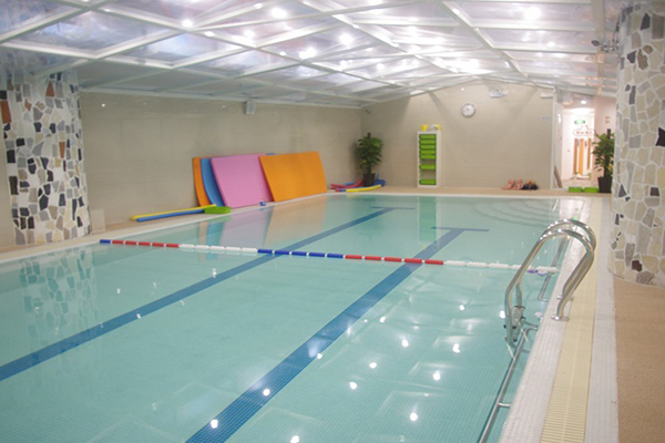 扑扑鲸亲子游泳中心加盟