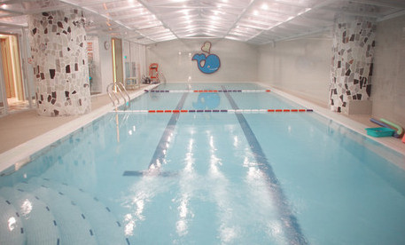 扑扑鲸亲子游泳中心加盟店