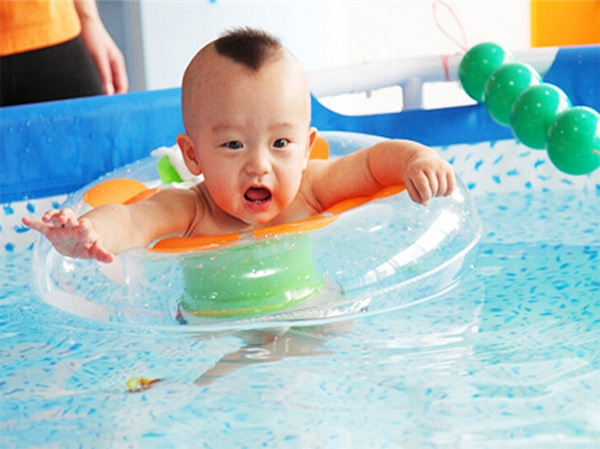 小宝贝婴儿游泳馆加盟店