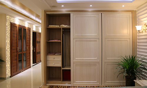 亚丹衣柜加盟店