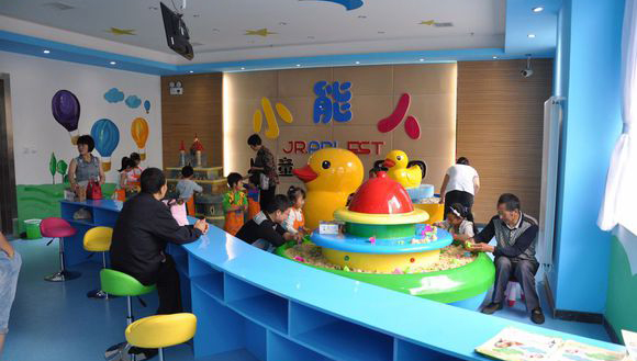 小能人儿童创意乐园加盟