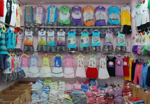 快乐屋童装加盟