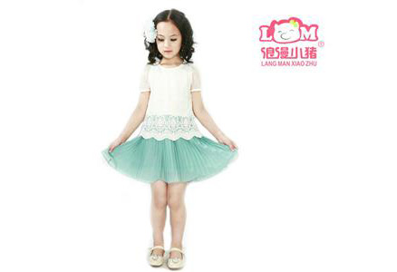 浪漫小猪童装加盟