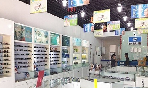 依视路眼镜加盟店