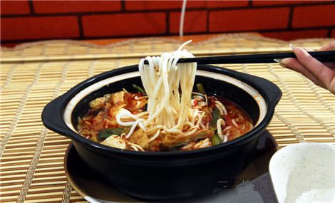 吉之味砂锅面加盟