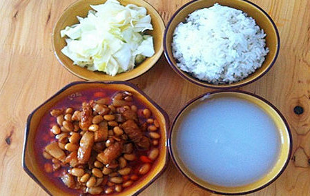 鲜鲜肥肠饭加盟