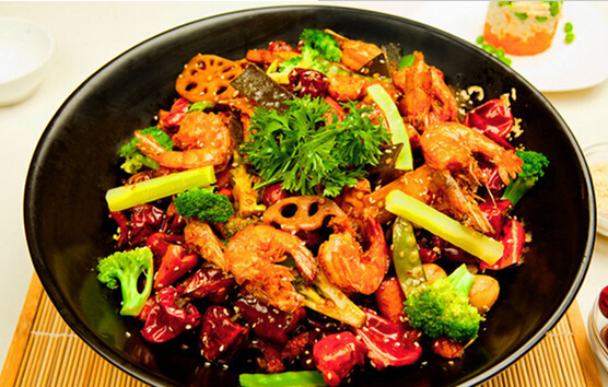 集草轩麻辣香锅加盟