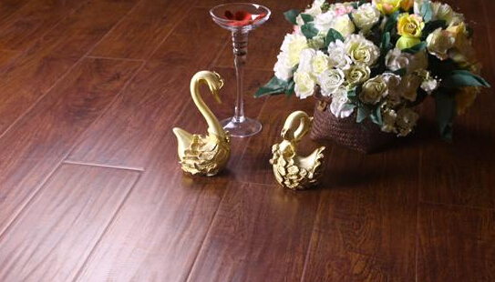 龙叶地板加盟费是多少？27.48万元即可加盟！