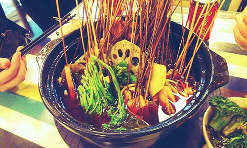 见证80后冷锅串串加盟