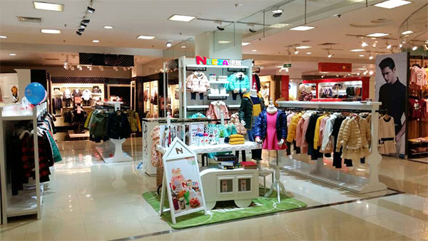 乐鲨童装加盟店