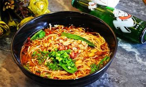 矮板凳重庆小面加盟