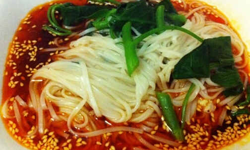 哈辣e族重庆小面加盟