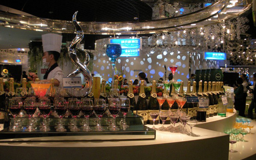 银鲨海鲜百汇自助餐厅加盟