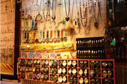 挤破门饰品店加盟