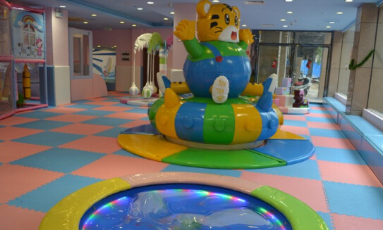 泡泡堂儿童游乐园加盟
